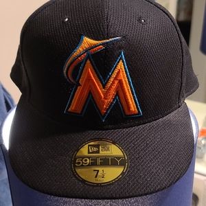 NWT Miami Marlins MLB NewEra Authentic Fitted Hat